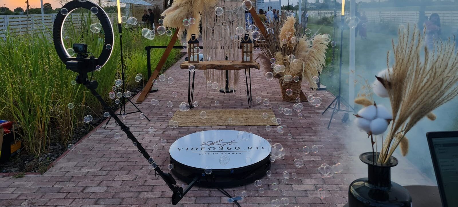 ai photo booth, fum greu, live testimonial, photo corner, imprimanta piele, album, cabina foto, photo booth, vogue booth, 360, gheata sampanie